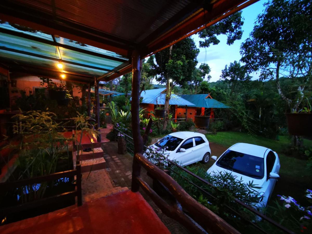 บ้านดินโฮมสเตย์ ปางอุ๋ง Ban Huai Makhuea Som 외부 사진